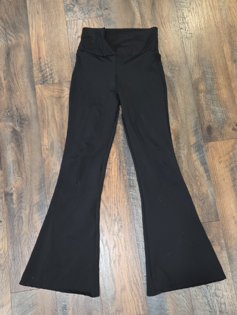 Juniors’s Black Flared Yoga Pants - High Waist